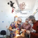 municipio moderniza todas as unidades da saude bucal equipe do centro de saude atendendo paciente com necessidade especial em ambiente com recursos e humanizado foto jorge ronald