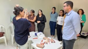 saude qualifica profissionais para implante de contraceptivo capacitacao incluiu orientacao pratica de insercao e retirada do implanon foto alexandre leite