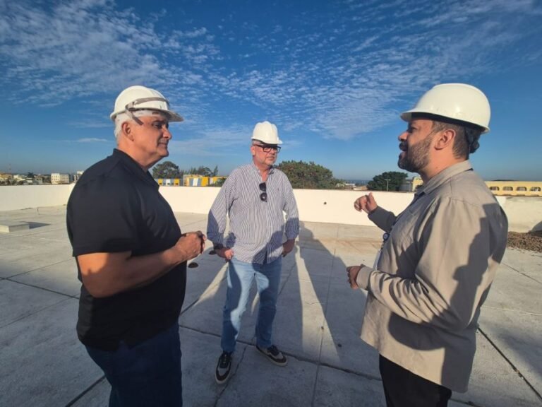 prefeito de rio das ostras visita obras do centro integrado sesc senac whatsapp image 2026 07 04 at 11.42.41