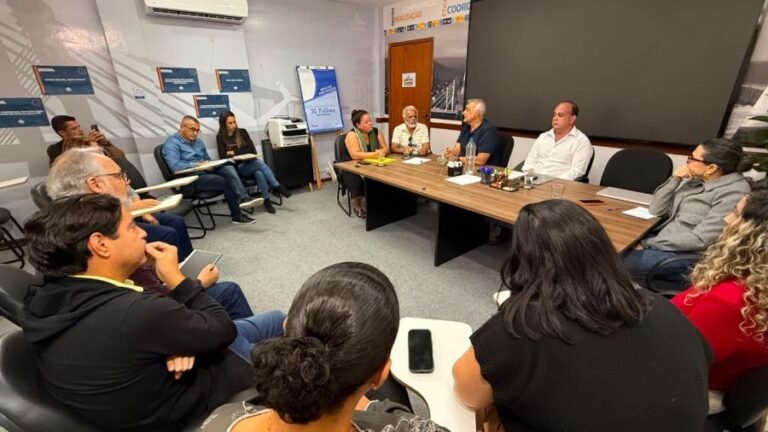 prefeitura reune conselho de saude para debater melhorias em toda rede de saude prefeito valorizou o papel do conselho e aproximacao entre governo e comunidade foto alexandre leite
