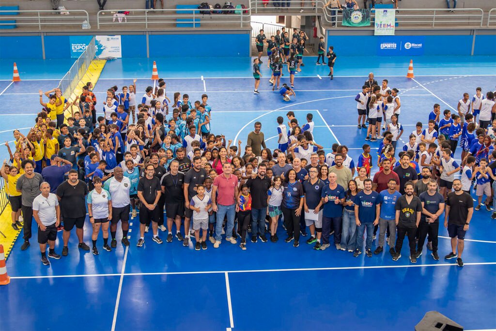 abertura das finais do jeem no ginásio poliesportivo. macaé/rj.
