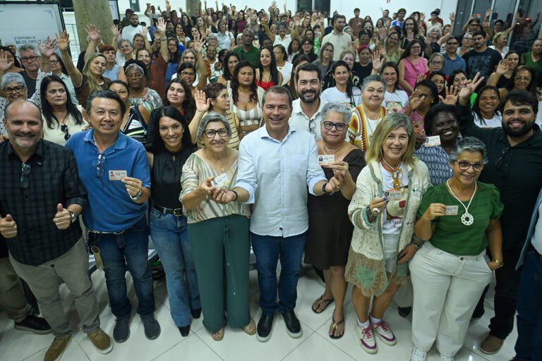 prefeito frederico paes carteira do artesao 0001 foto cesar ferreira.jpg