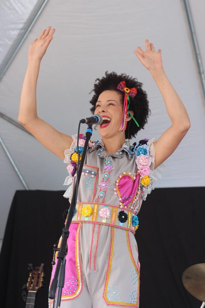 TIA DANI APRESENTA SHOW INFANTIL ESPECIAL NO DIA DAS CRIANÇAS. 1791387418