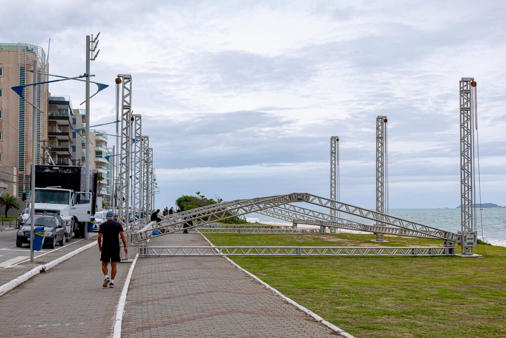 COMEÇAM OS PREPARATIVOS PARA NATAL MAGIA EM MACAÉ. 1793267496