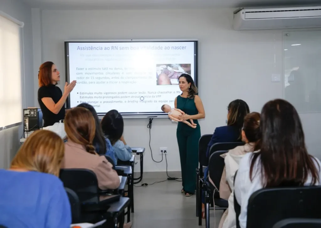 BÚZIOS CAPACITA PEDIATRAS EM NOVAS DIRETRIZES DE REANIMAÇÃO NEONATAL. whatsapp image 2026 10 17 at 15.14.28 1