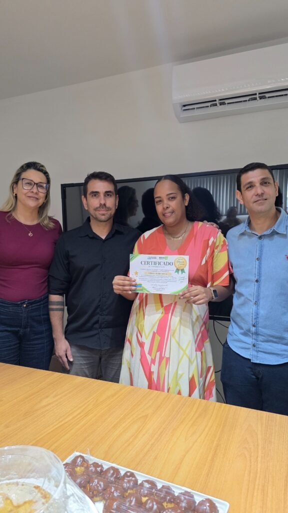Prefeitura de Iguaba Grande premia projetos pedagógicos inovadores desenvolvidos por professoras da Rede Municipal de Ensino whatsapp image 2026 10 19 at 17.20.274