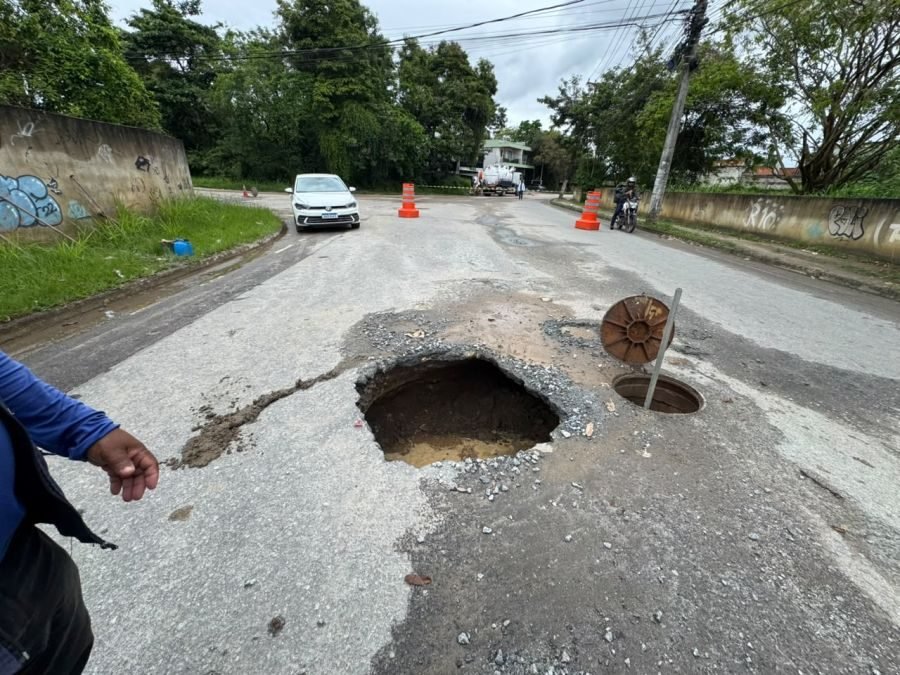 PREFEITURA FAZ MANUTENÇÃO NO COLINAS. prefeitura mobiliza equipes para servico de manutencao no colinas acao saae 07 900x675